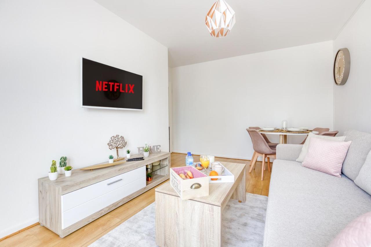 Апартаменты L'Elysee - Easy Check-In - Arrivee Autonome - Place Parking Privative - T2 Surequipe - Wifi - Netflix Courcouronnes Экстерьер фото